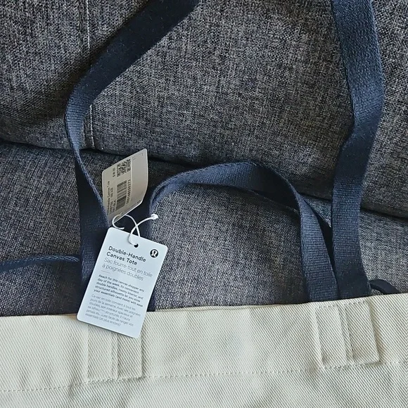 Lululemon NWT Double Handle Canvas Tote Bag 17L Cream Snap Closure Inside Pocket - Picture 2 of 5